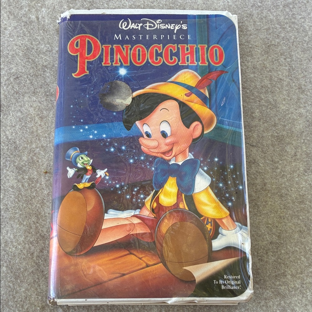 Walt Disney Pinocchio Kids Accessory - Classic Blue & Yellow. Ventige